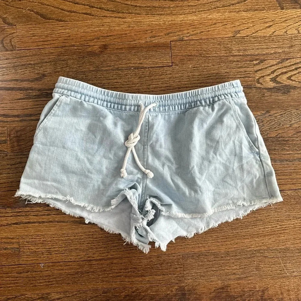 Aerie Raw Hem Camp Women’s pull on denim Shorts Size Medium S0583